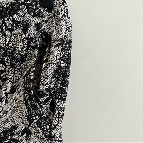 Disney | Baroque Wonder & Whimsy Pants - Picture 5 of 7